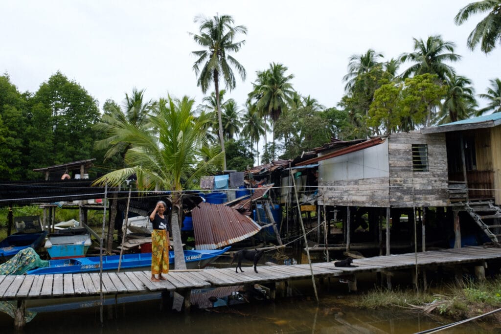 Saying goodbye to the villagers of Pitas Laut.